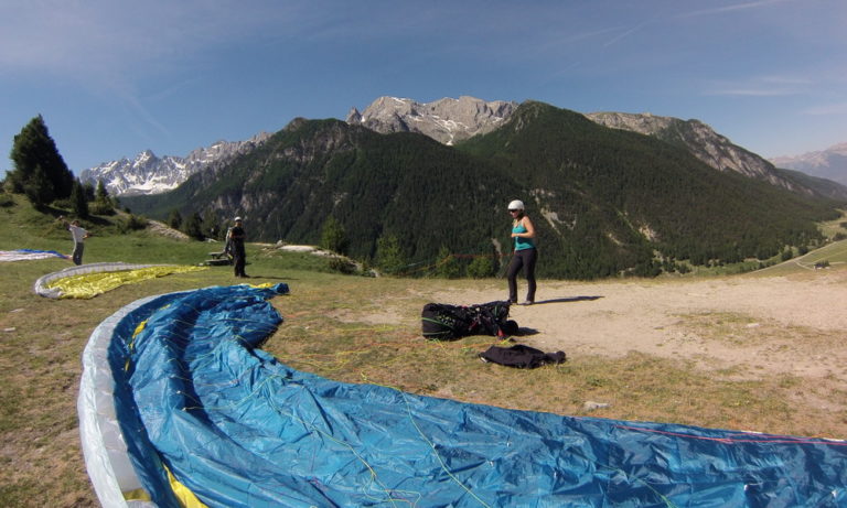 Préparation au Décollage - J'ai testé pour vous... le parapente - Bulle d'eau Dace